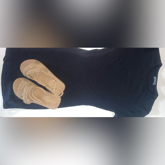 BLACK DRESS - Picture 2 of 2